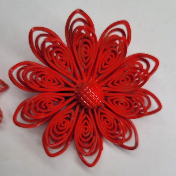 Vintage Art Deco Floral Brooches Red Celluloid Pair Statement Glam Jewelry‎ - Picture 5 of 8